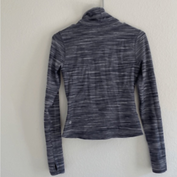 Lululemon Melodic Movement Long Sleeve EUC - Picture 7 of 7